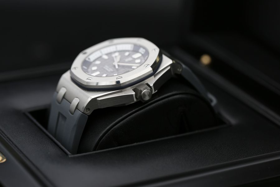 Audemars Piguet Royal Oak Offshore 15720ST.OO.A009CA.01